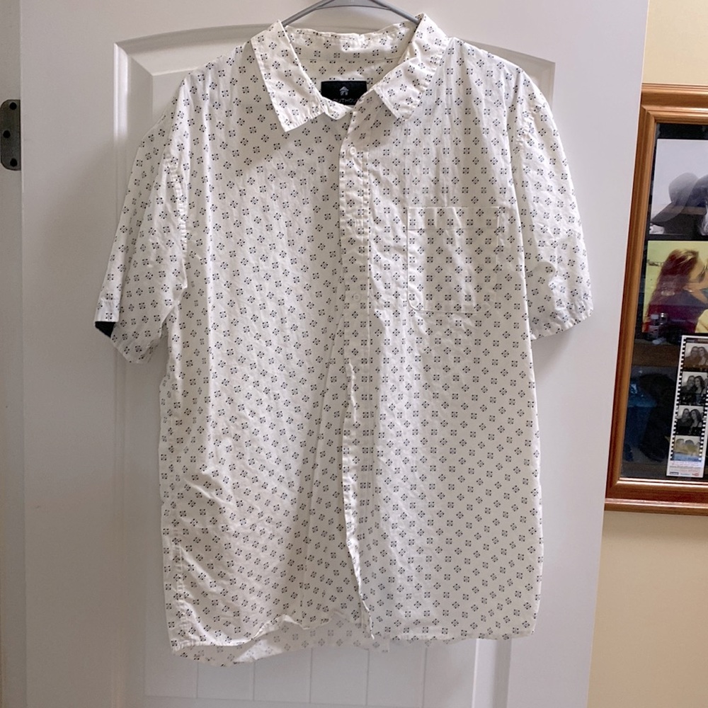 Men’s XL Golf/ Club Formal shirt, Used a few times at Horse Races in San Diego